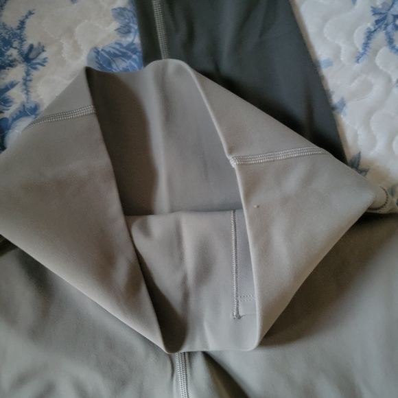 Vuori Studio Pocket Legging SMALL - Picture 6 of 7